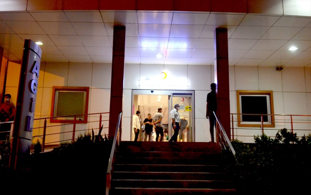 Mersin'de Yaşamını Yitiren Kovid-19 Hastasının Yakınları 3 Sağlık Çalışanını Darbetti