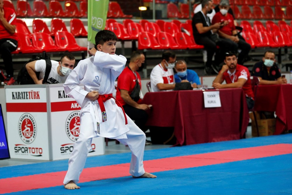 Türkiye Yıldızlar Karate Şampiyonası Kayseri'de Başladı