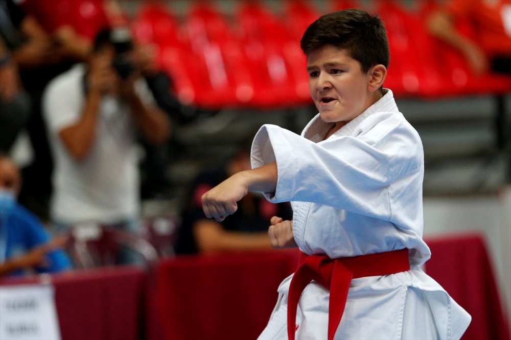 Türkiye Yıldızlar Karate Şampiyonası Kayseri'de Başladı