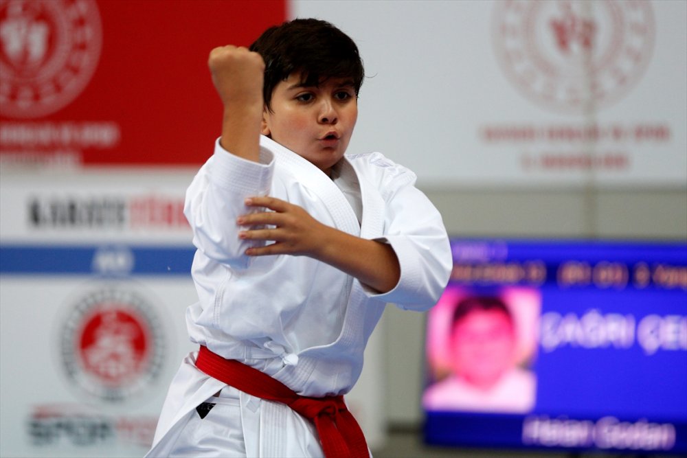 Türkiye Yıldızlar Karate Şampiyonası Kayseri'de Başladı