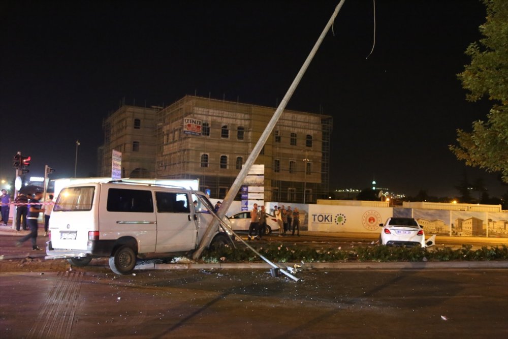 Konya'da İtfaiye Aracının Karıştığı Zincirleme Kazada 6 Kişi Yaralandı