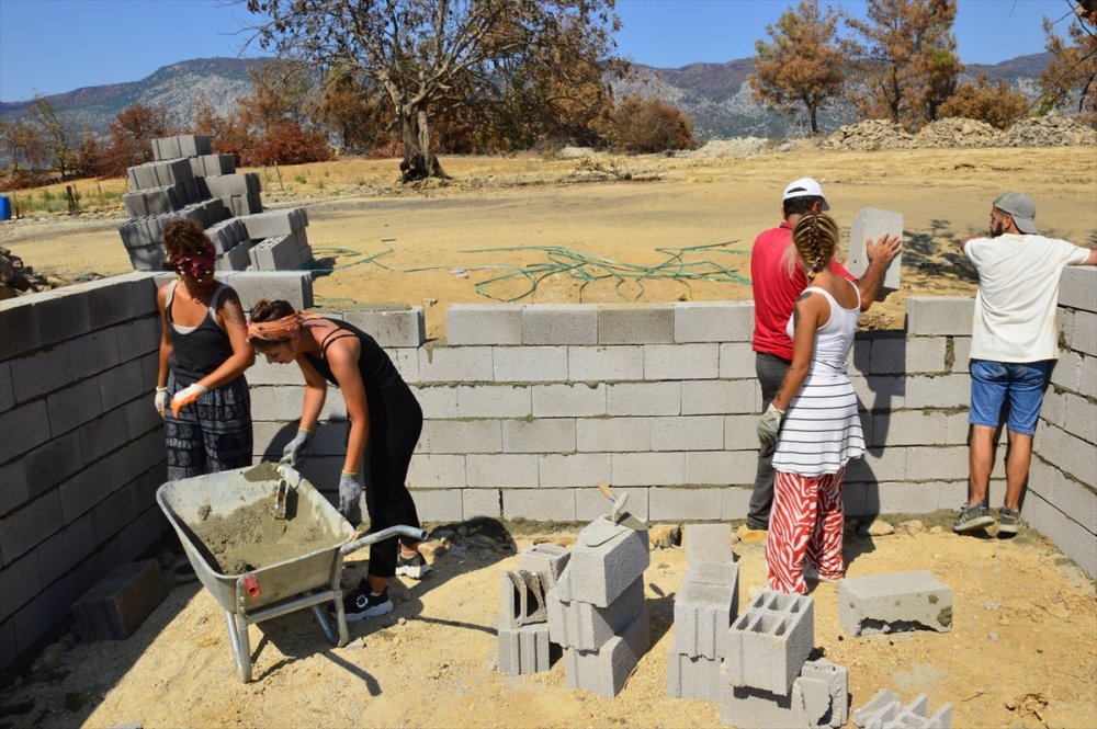 Manavgat Belediyesi Ve Gönüllülerden "Bir Kümes Bir Hayat" Projesi