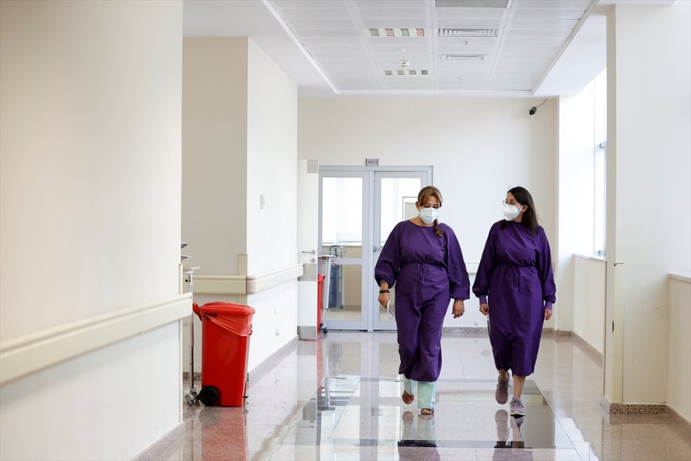 Yoğun Bakımda Tedavi Gören Kovid-19 Hastaları Aşıyı İhmal Etmenin Pişmanlığını Yaşıyor