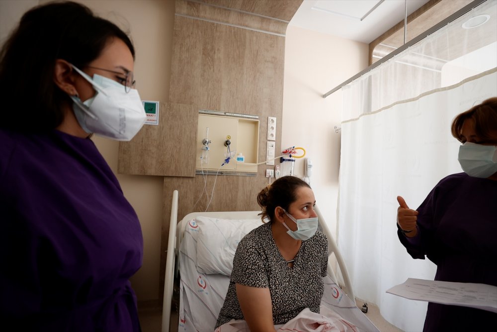 Yoğun Bakımda Tedavi Gören Kovid-19 Hastaları Aşıyı İhmal Etmenin Pişmanlığını Yaşıyor