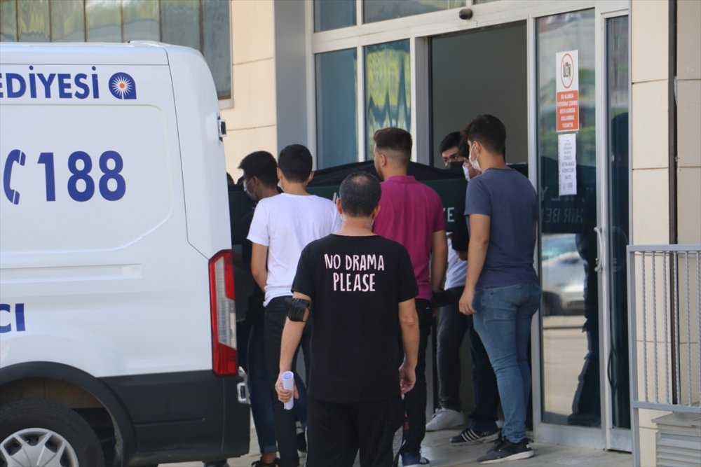 Antalya'daki Trafik Kazasında Ölen Üniversite Öğrencisinin Cenazesi Teslim Alındı