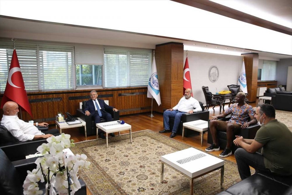 Kayserispor Teknik Direktörü Karaman: "Hedefimiz Kayseri'nin Futbolda, Sportif Anlamda En İyi Yere Gelmesi"