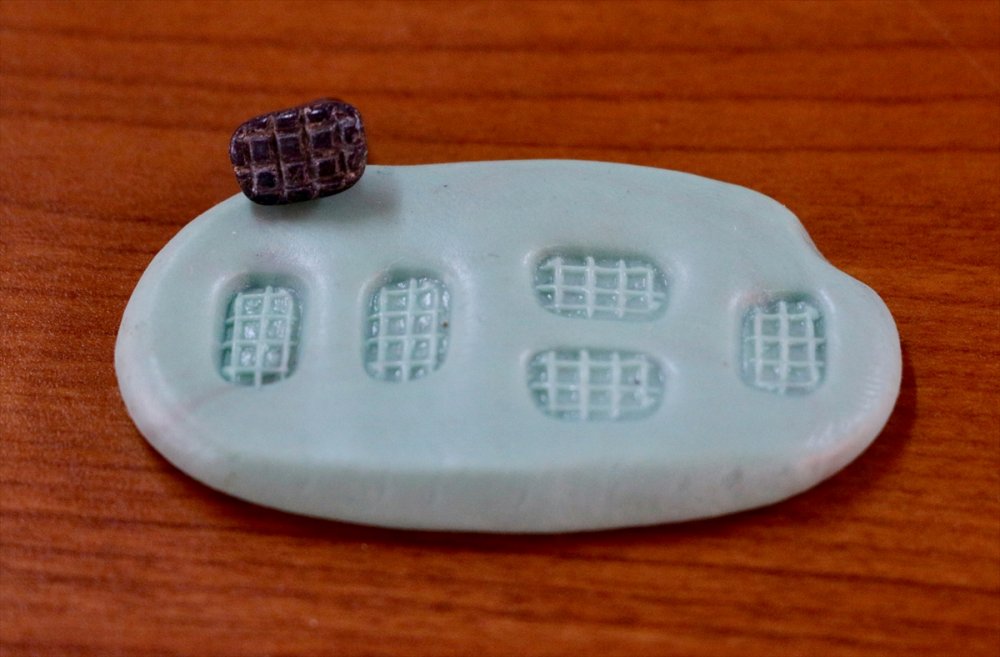 Küllüoba'da 5 Bin Yıllık Küp Mezarlarda Çocuk İskeletleri Bulundu