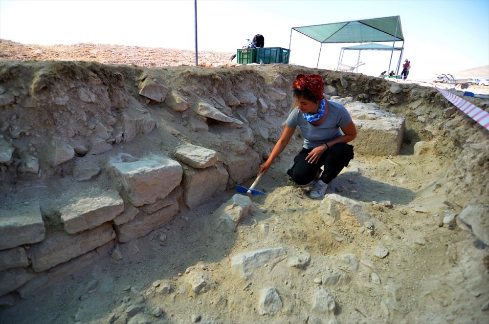 Savatra Antik Kenti'nde Tiyatro Gün Yüzüne Çıkarılıyor