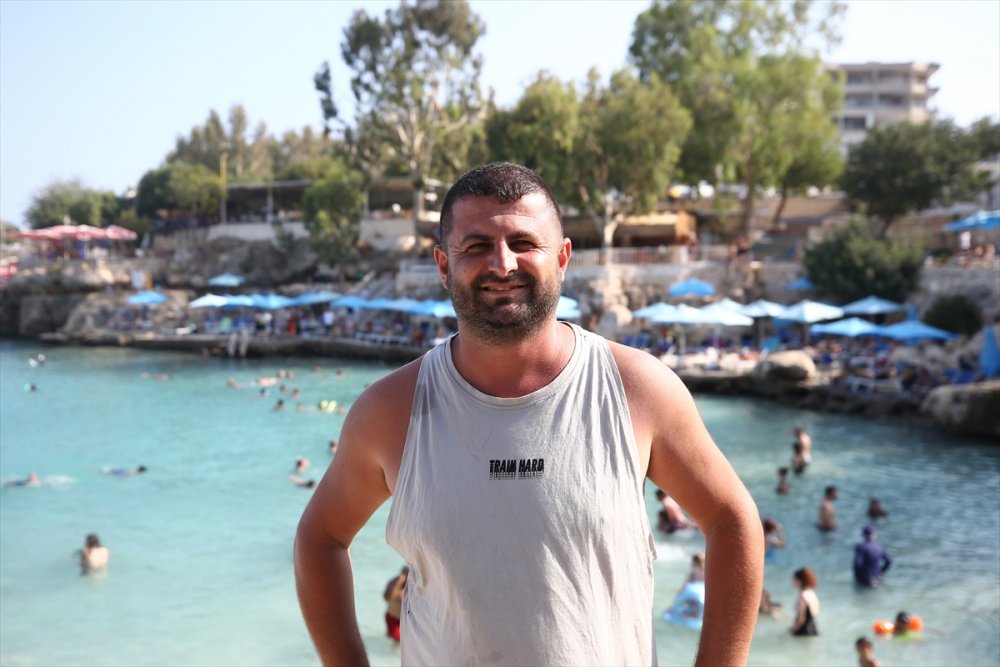 Akdeniz'in "doğal Havuzu" Yapraklı Koy, Tatilcilerin Gözdesi Oldu