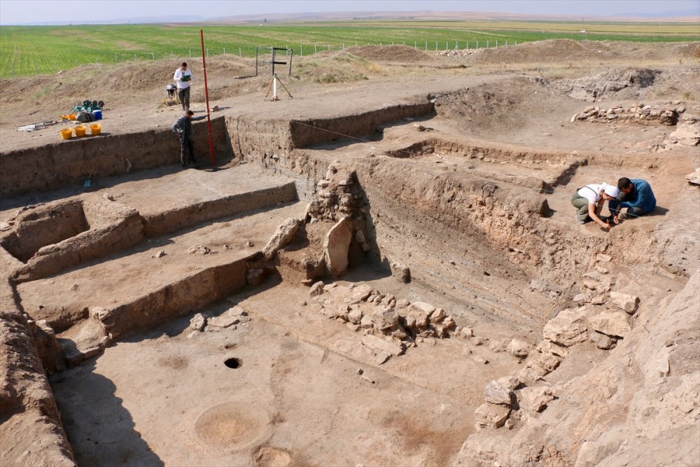 Küllüoba Höyüğü'nde 4 Bin 200 Yıl Öncesine Ait "Kuraklıkla Mücadele" İzleri