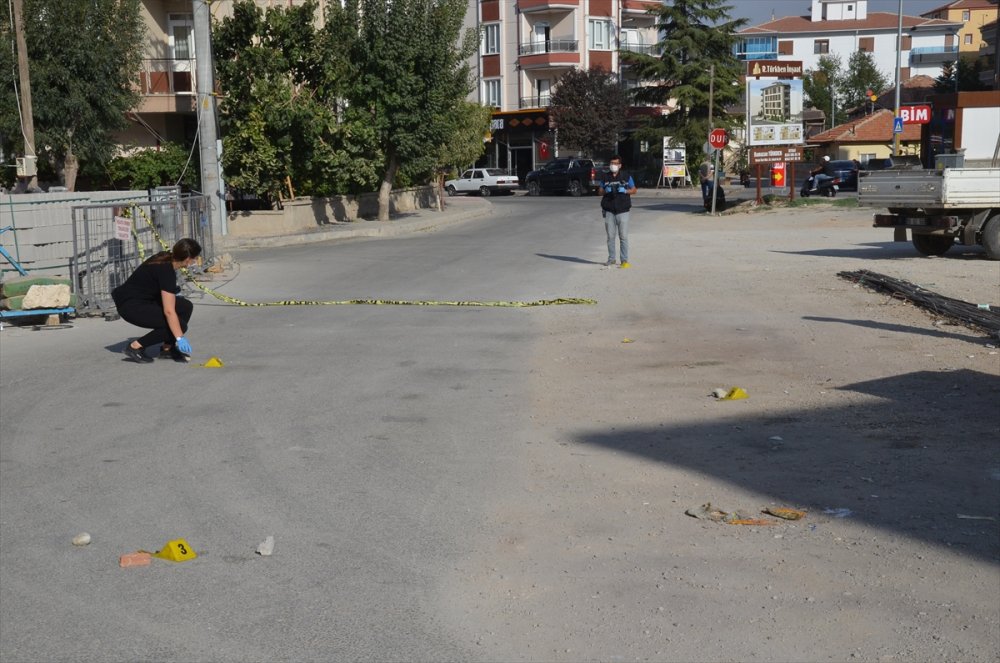 Karaman'da Çıkan Silahlı Kavgada Balkonda Uyuyan Kadın Vuruldu