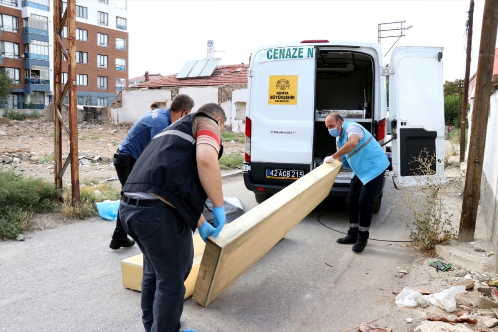 Konya'da Çıktığı Elektrik Direğinde Akıma Kapılan Kişi Öldü