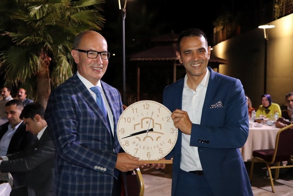 Ankara'ya Atanan Silifke Kaymakamı Namık Kemal Nazlı’ya Veda Yemeği Düzenlendi.