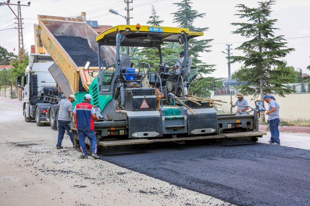 Meram'da Altyapı Ve Yol Çalışmaları Sürüyor