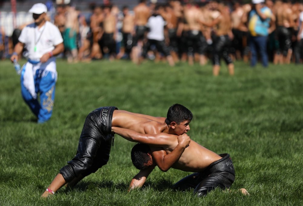 669. Tarihi Elmalı Yağlı Güreşleri Başladı