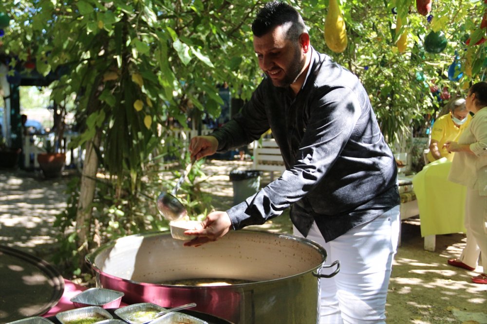 Antalya'da Muharrem Ayı Dolayısıyla Aşure Etkinliği Düzenlendi