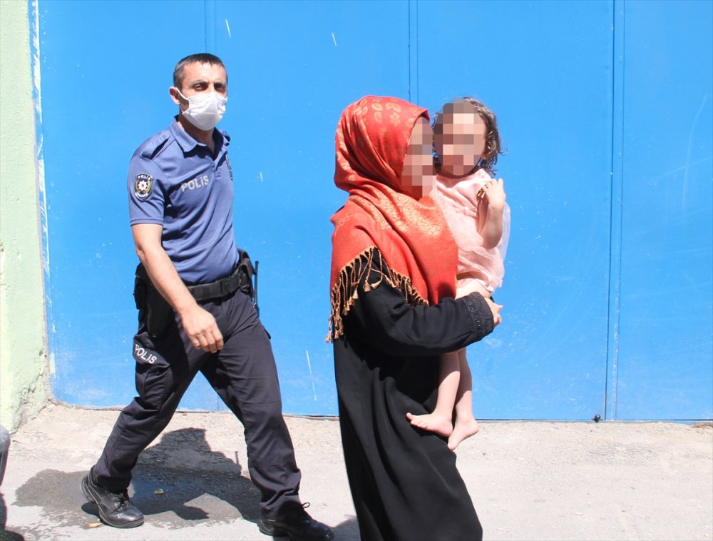 Kayseri'de Eşi Ve Çocuklarını Rehin Alıp Evi Yakmaya Çalışan Yabancı Uyruklu Kişi Gözaltına Alındı