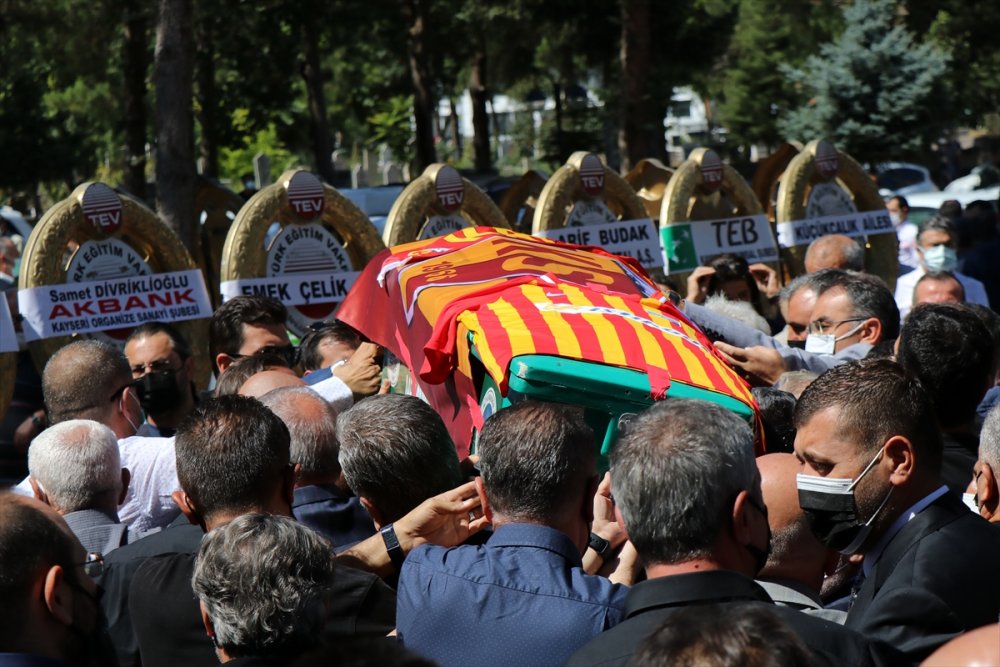 Kayserispor'un Vefat Eden Eski Başkanı Recep Mamur Toprağa Verildi