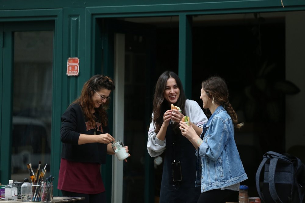 "Fırça Tabelacılığı"nın Tezini Yazan Genç Sanatçının Meslek Aşkı