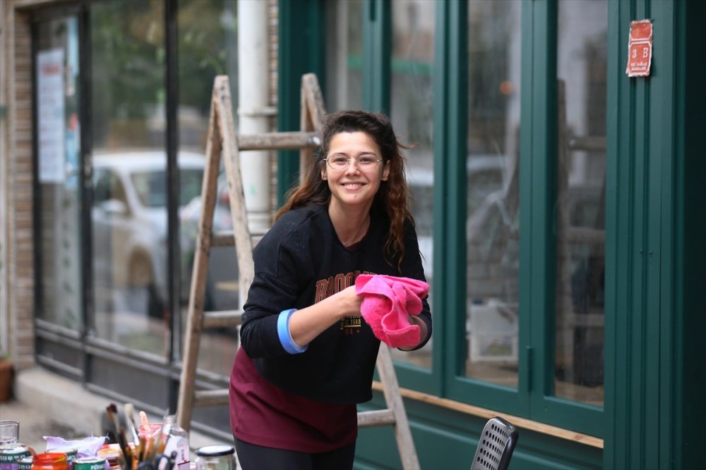 "Fırça Tabelacılığı"nın Tezini Yazan Genç Sanatçının Meslek Aşkı