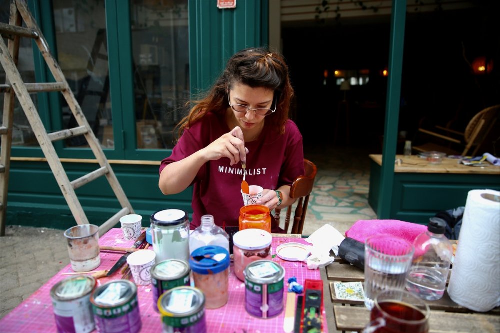 "Fırça Tabelacılığı"nın Tezini Yazan Genç Sanatçının Meslek Aşkı