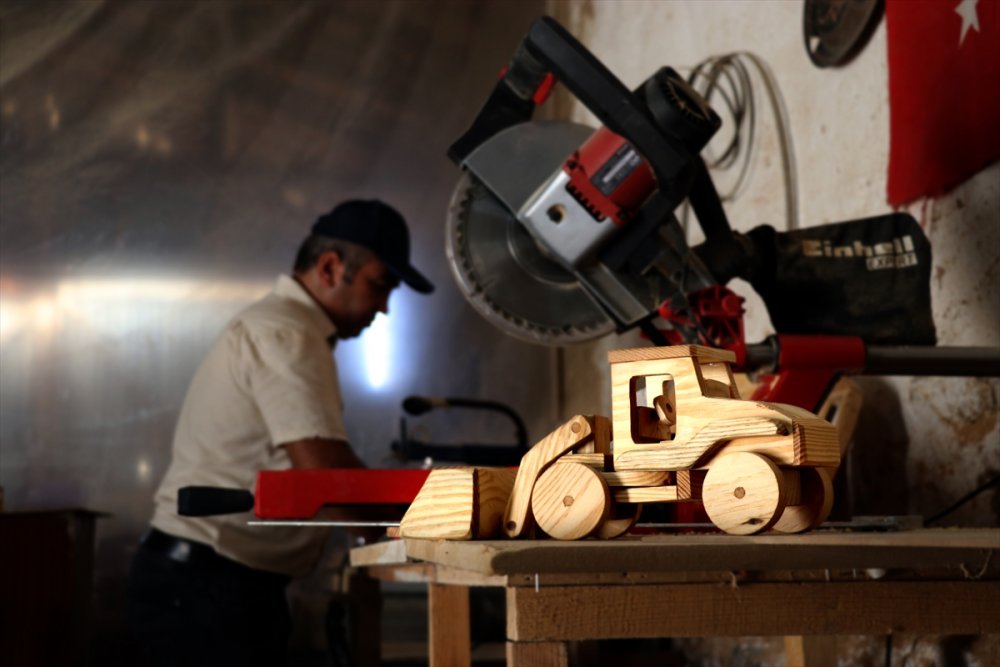 Hobisi Tutkuya Dönüşünce Köyünün Yolunu Tuttu