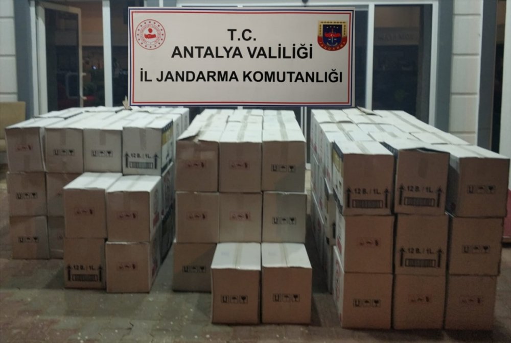 Antalya'da Otelde 1498 Litre Sahte Bandrollü İçki Ele Geçirildi