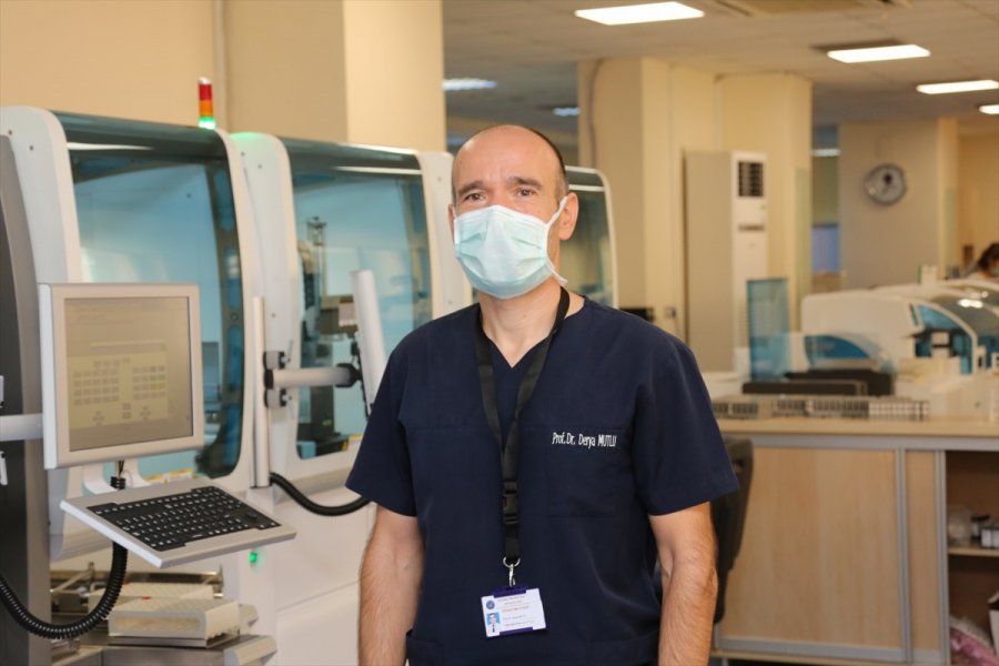 Akdeniz Üniversitesi Kovid-19 Laboratuvar Sorumlusu Prof. Dr. Derya Mutlu'dan Aşı Açıklaması: