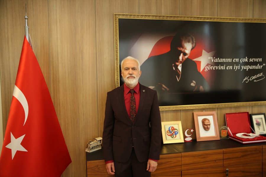 Eskişehir'de Kovid-19 Tedavisi Gören Anne, Yeni Doğan Bebeğini Tabletten İzledi