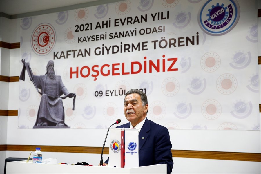 Yılın Ahisi Seçilen Mehmet Kabak'a Kaftan Giydirildi