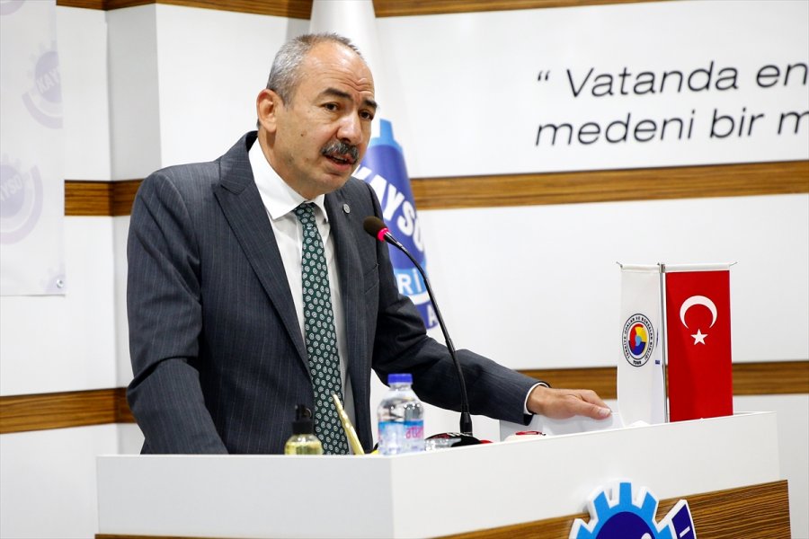 Yılın Ahisi Seçilen Mehmet Kabak'a Kaftan Giydirildi