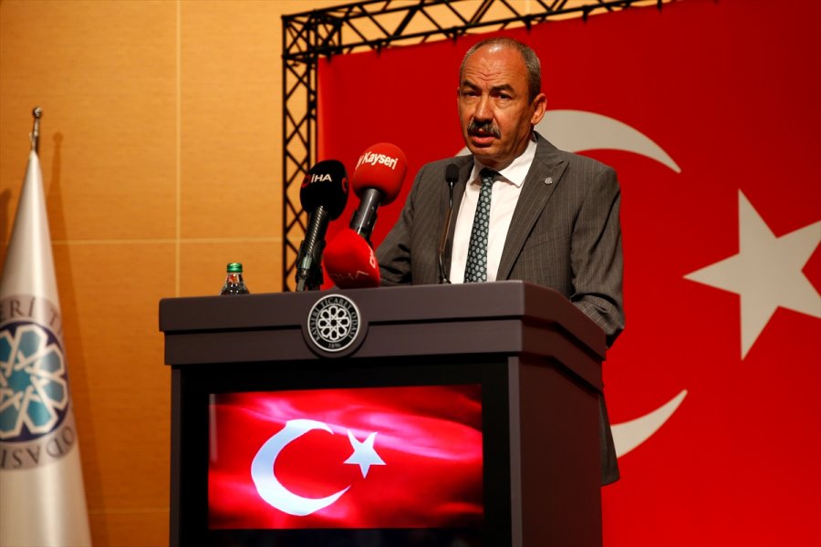 Yılın Ahisi Seçilen Özhamurkar'a Kaftan Giydirildi