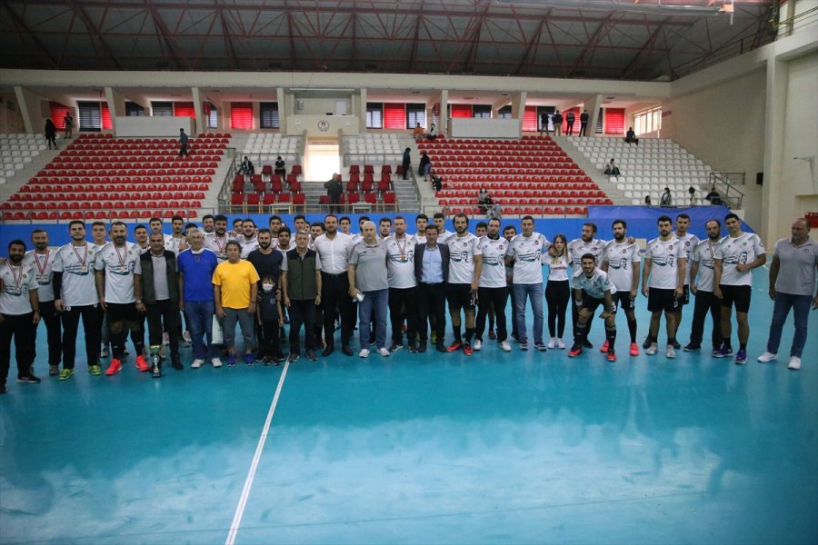 1. Ulusal Yunus Emre Hoşgörü Hentbol Turnuvası Sona Erdi