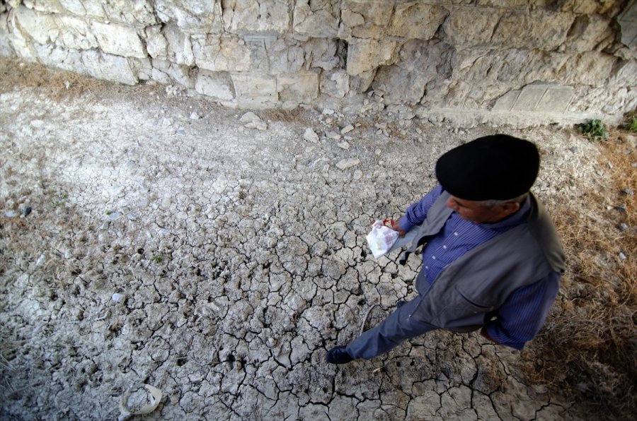 Konya'da Dört Mahalleyi Besleyen Tatlı Su Kaynağı Akpınar Kurudu