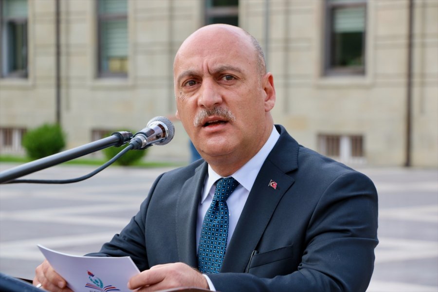 Eskişehir İl Milli Eğitim Müdürü Hakan Cırıt'tan "okulları Açık Tutma" Çağrısı: