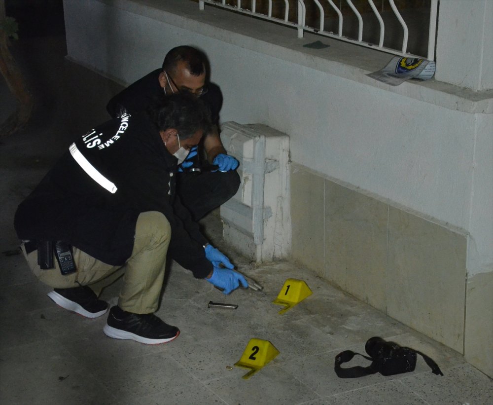 Karaman'da Yüksek Ses Tartışmasında Bir Kişi Silah Ve Bıçakla Yaralandı