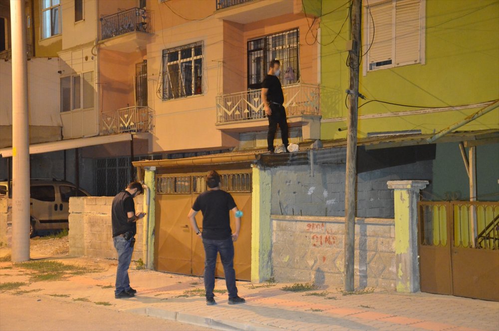 Karaman'da Yüksek Ses Tartışmasında Bir Kişi Silah Ve Bıçakla Yaralandı