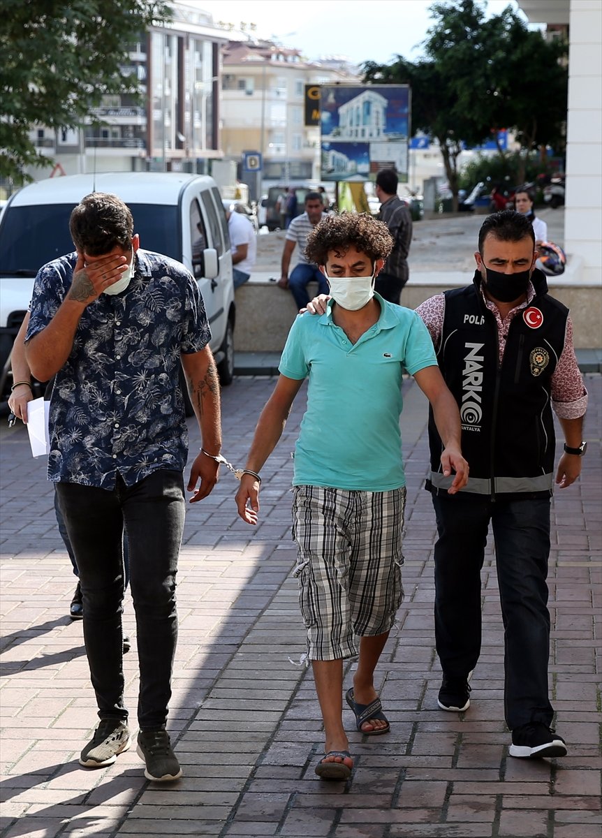 Alanya'da Uyuşturucu Operasyonunda İki Şüpheli Tutuklandı