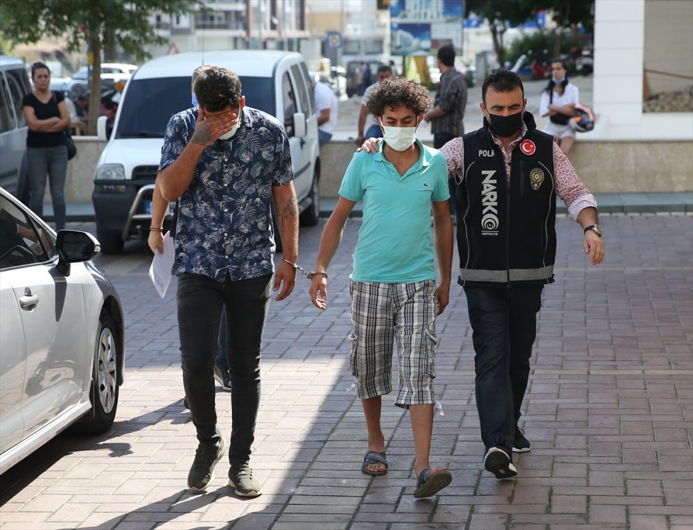 Alanya'da Uyuşturucu Operasyonunda İki Şüpheli Tutuklandı