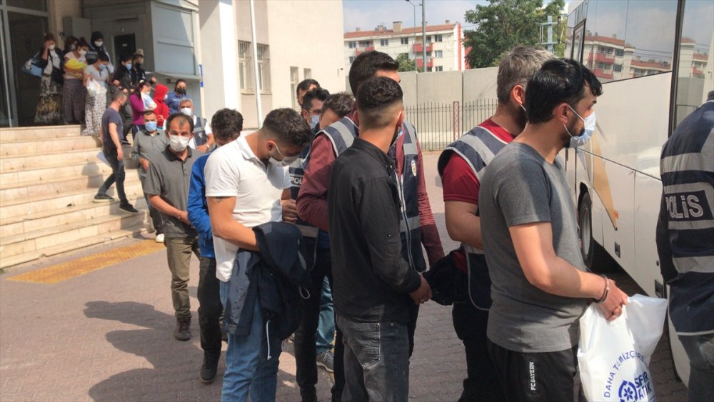 Kayseri'de Farklı Suçlardan Aranan 18 Şüpheli Şafak Operasyonuyla Yakalandı