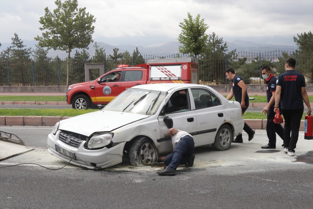 Kedisini Veterinere Götürürken Kaza Yaptı
