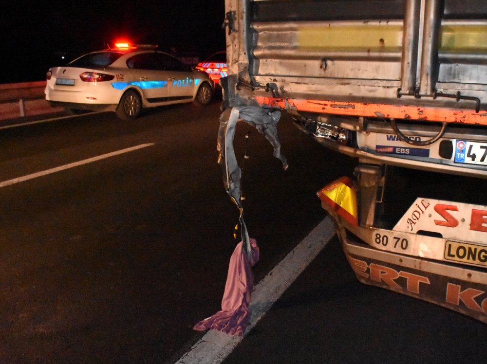 Düğününe Giderken Anne ve Babasını Kaybetti