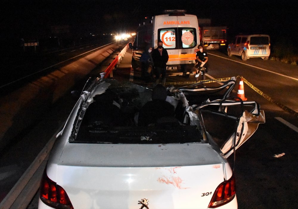 Düğününe Giderken Anne ve Babasını Kaybetti