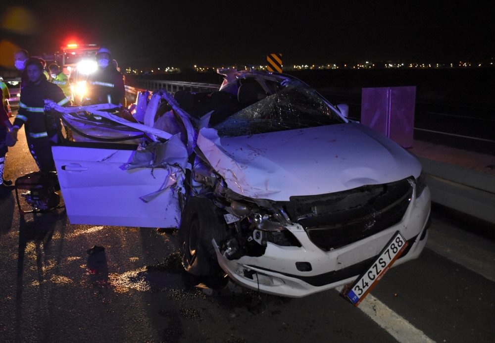 Düğününe Giderken Anne ve Babasını Kaybetti