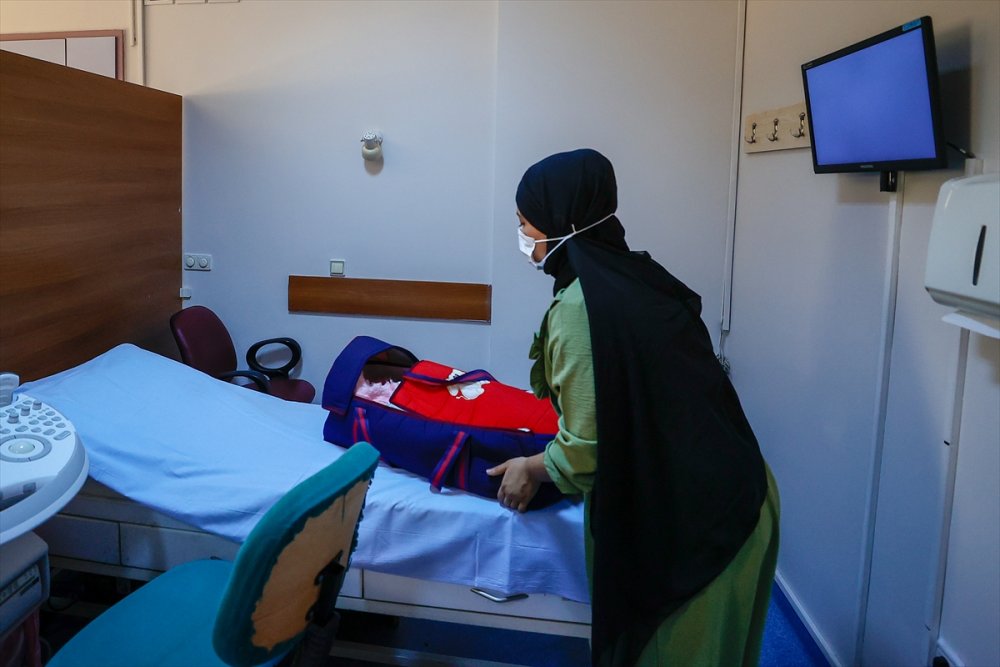 Bebeklerini Sağlıkla Kucağına Alan Annelerden "Aşı Olun" Çağrısı