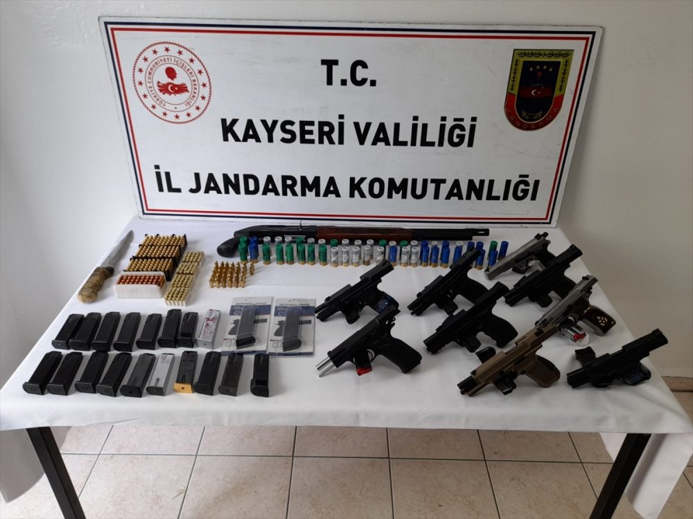 Kayseri'de Silah Ticareti Yapanlara Yönelik Operasyonda 9 Zanlı Yakalandı