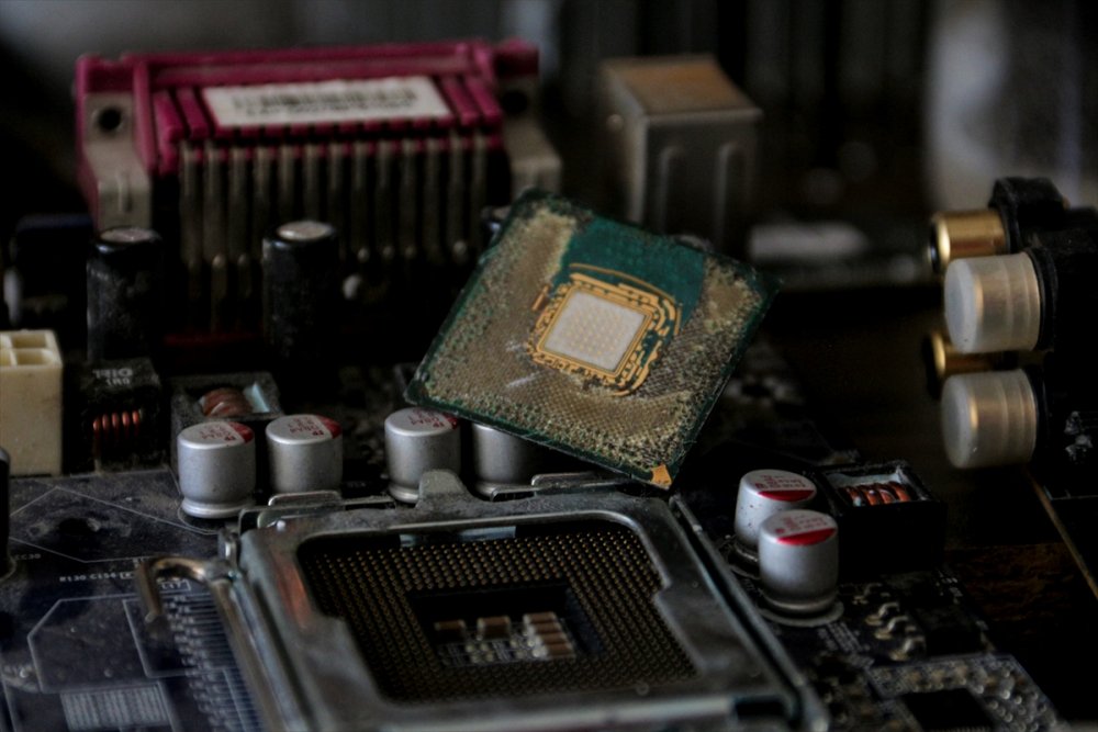 Teknolojik Atıklardaki Değerli Madenleri Geri Dönüştürüyor