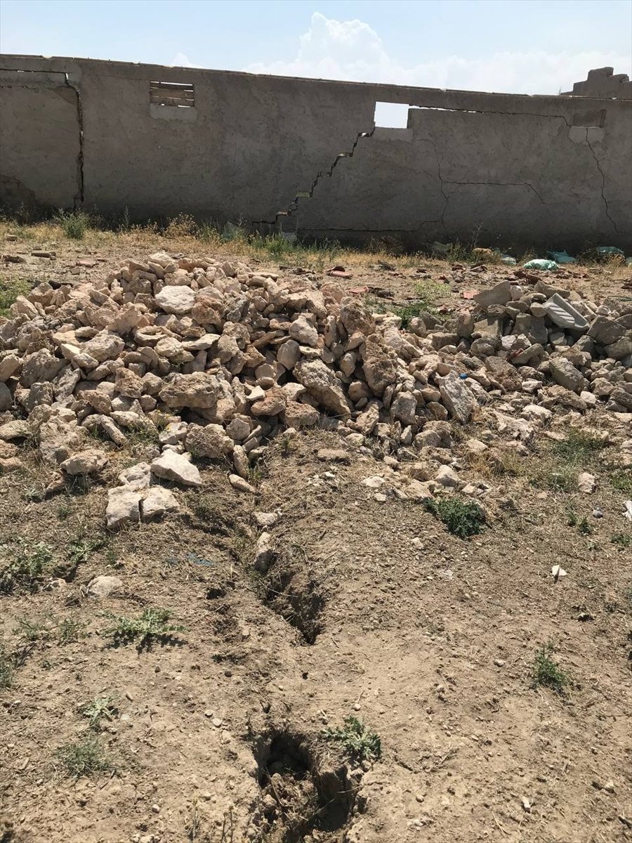 Konya Ovası'ndaki Yüzey Yarıkları Yerleşim Yerlerini Tehdit Ediyor