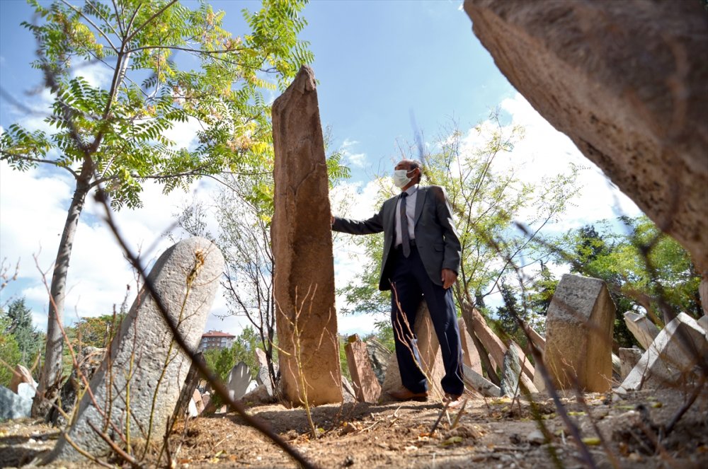 Türk Mezar Taşları, Kentleşme Kültürünün Aşamalarını Yansıtıyor