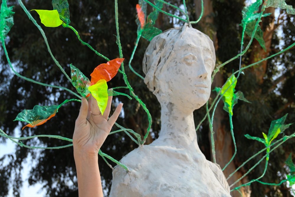 Altın Portakal'ın Simge Heykeli Yangın Atıklarından